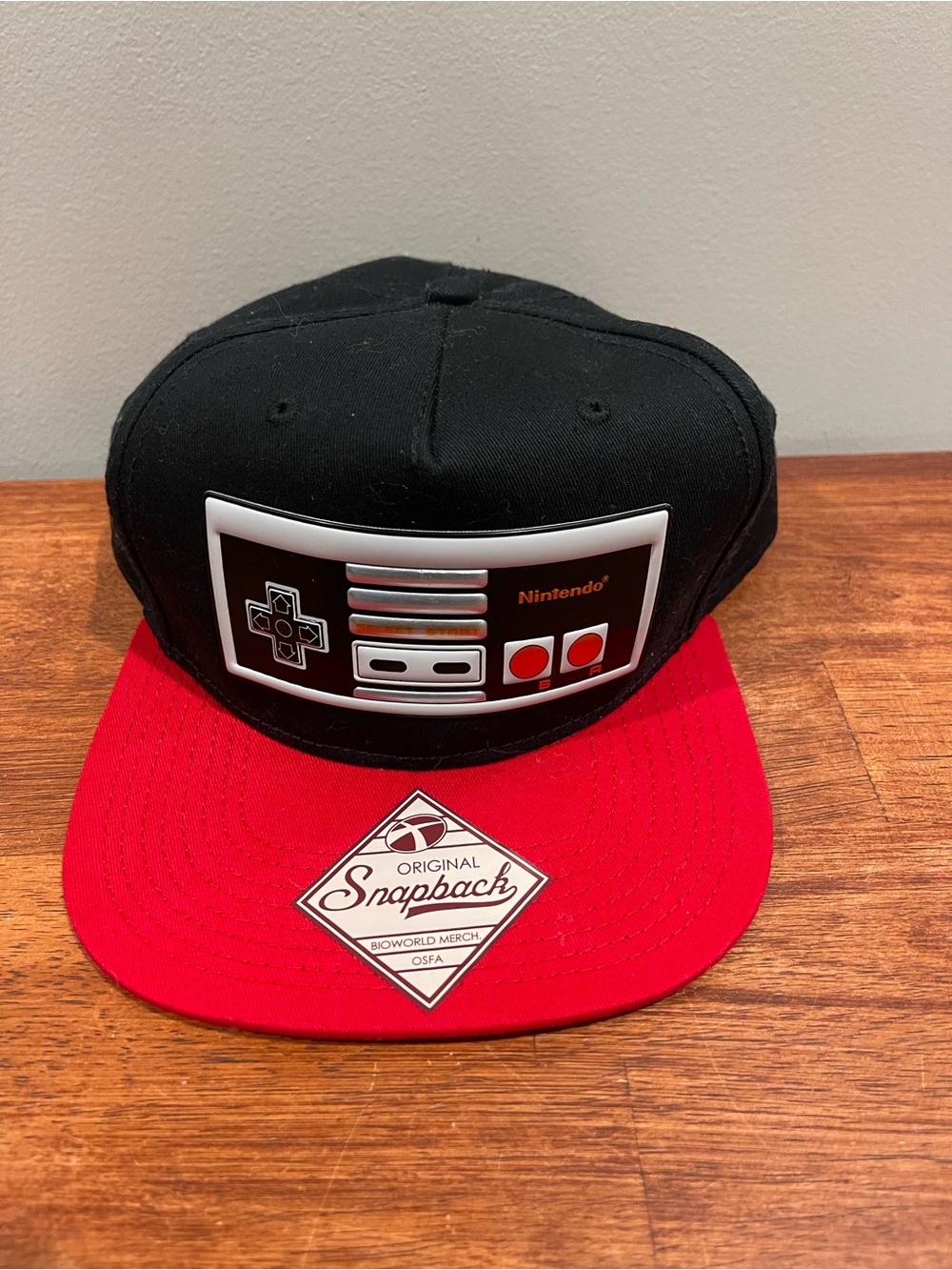 Nintendo Classic Controller Snapback Hat - Black & Red OSFA